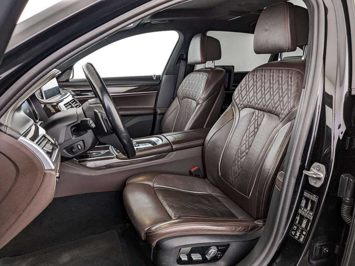 BMW 7 серии Long 750Li xDrive, 2017 Фото №15