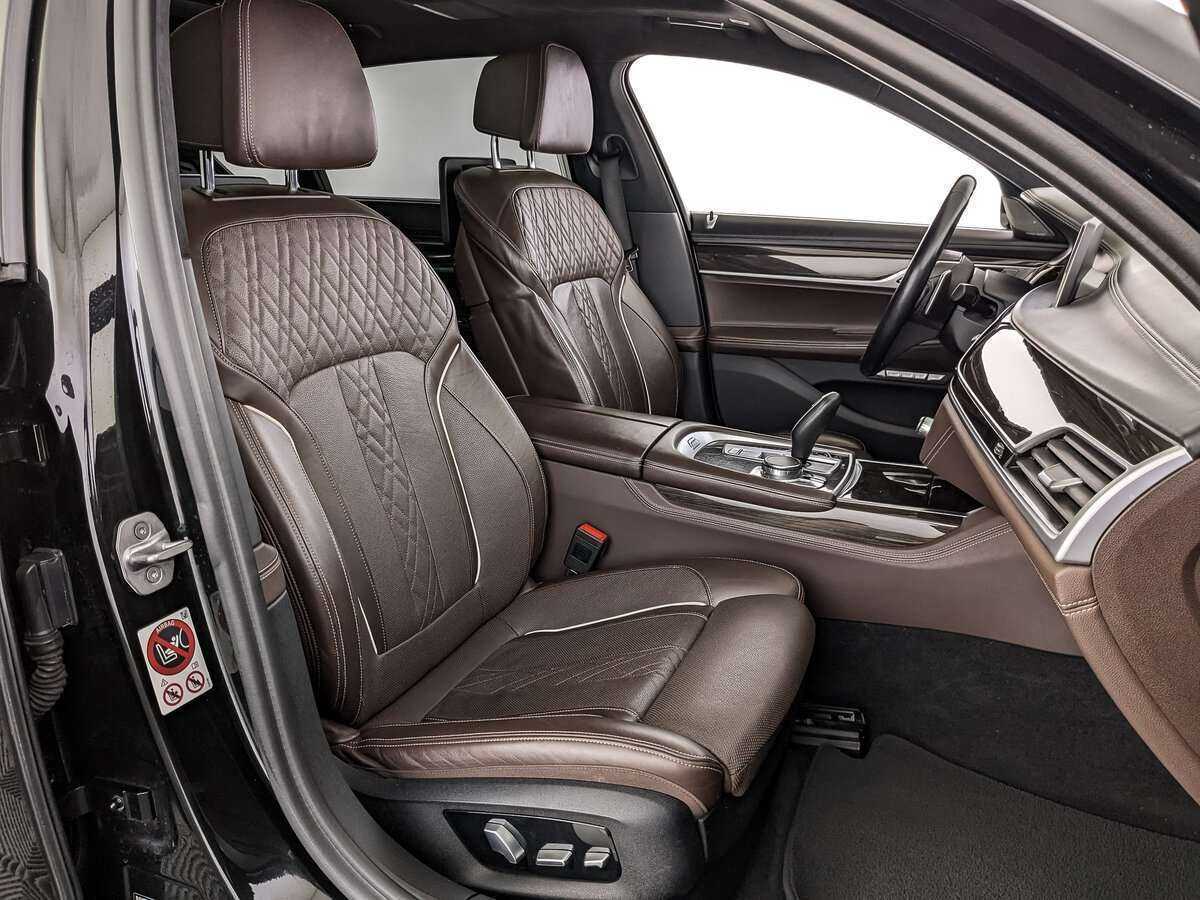 BMW 7 серии Long 750Li xDrive, 2017 Фото №19