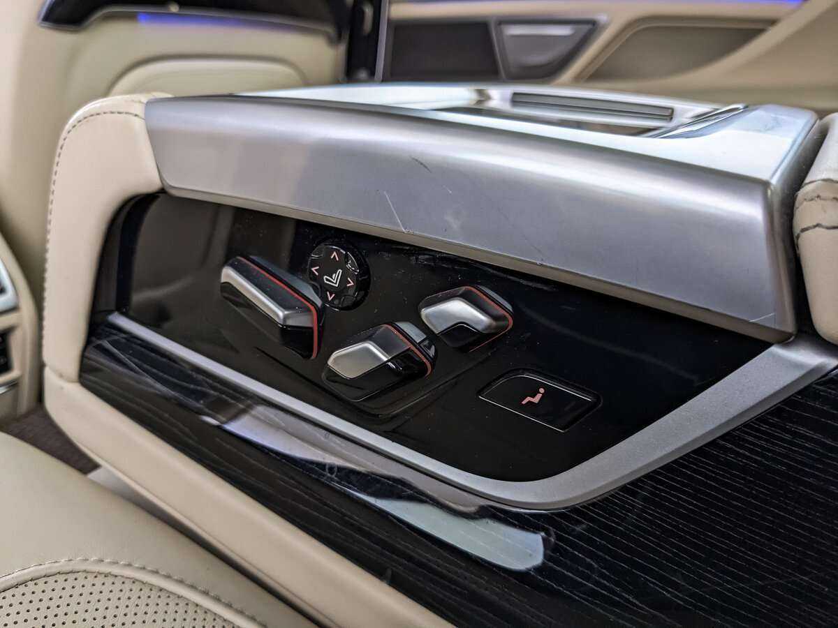 BMW 7 серии Long 740Li xDrive, 2021 Фото №22
