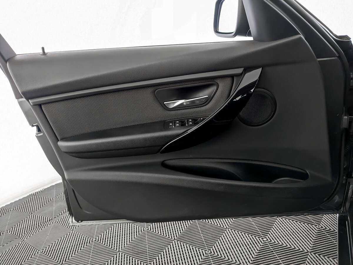 BMW 3 серии 318i, 2018 Фото №19