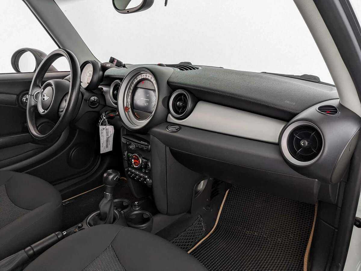 Mini Clubman Cooper, 2011 Фото №9