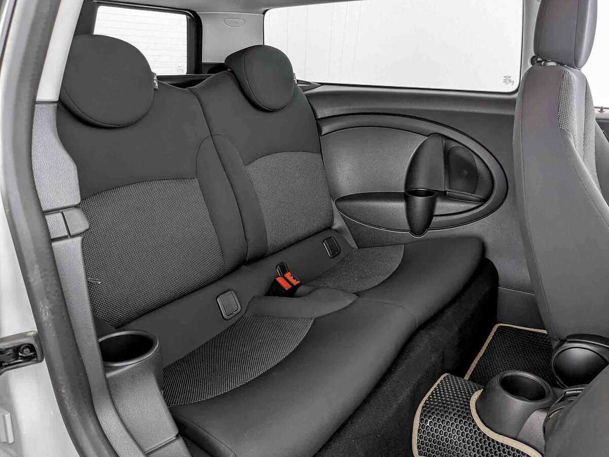 Mini Clubman Cooper, 2011 Фото №10