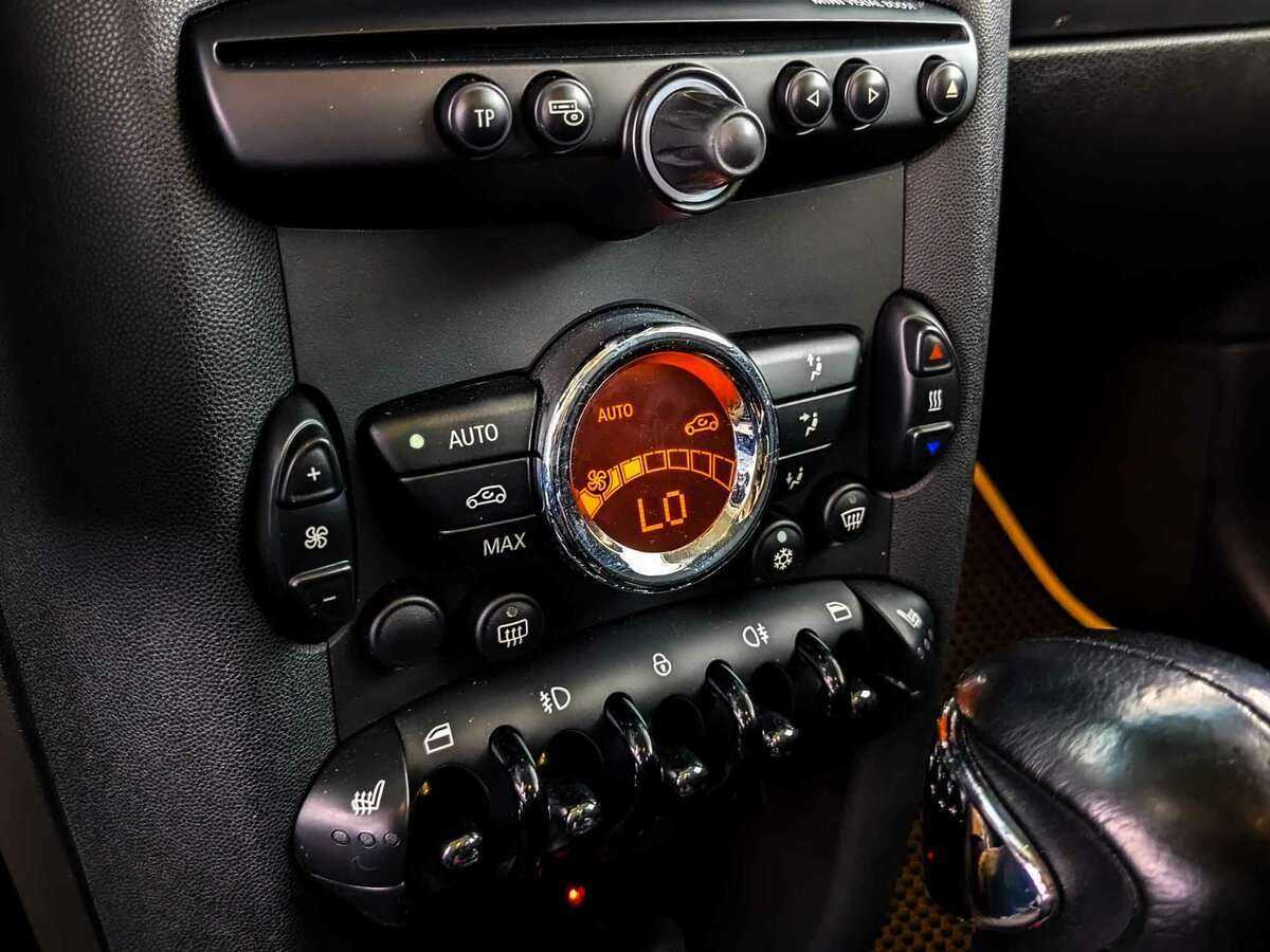 Mini Clubman Cooper, 2011 Фото №21