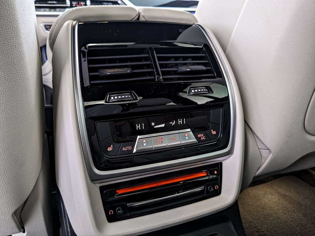 BMW X7 M50d, 2019 Фото №20