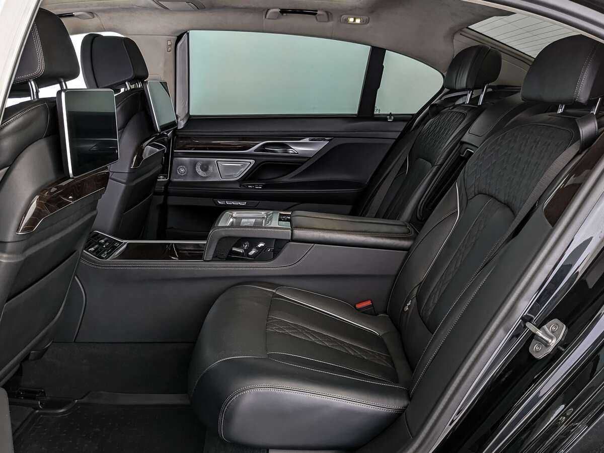 BMW 7 серии Long 750Li xDrive, 2017 Фото №17