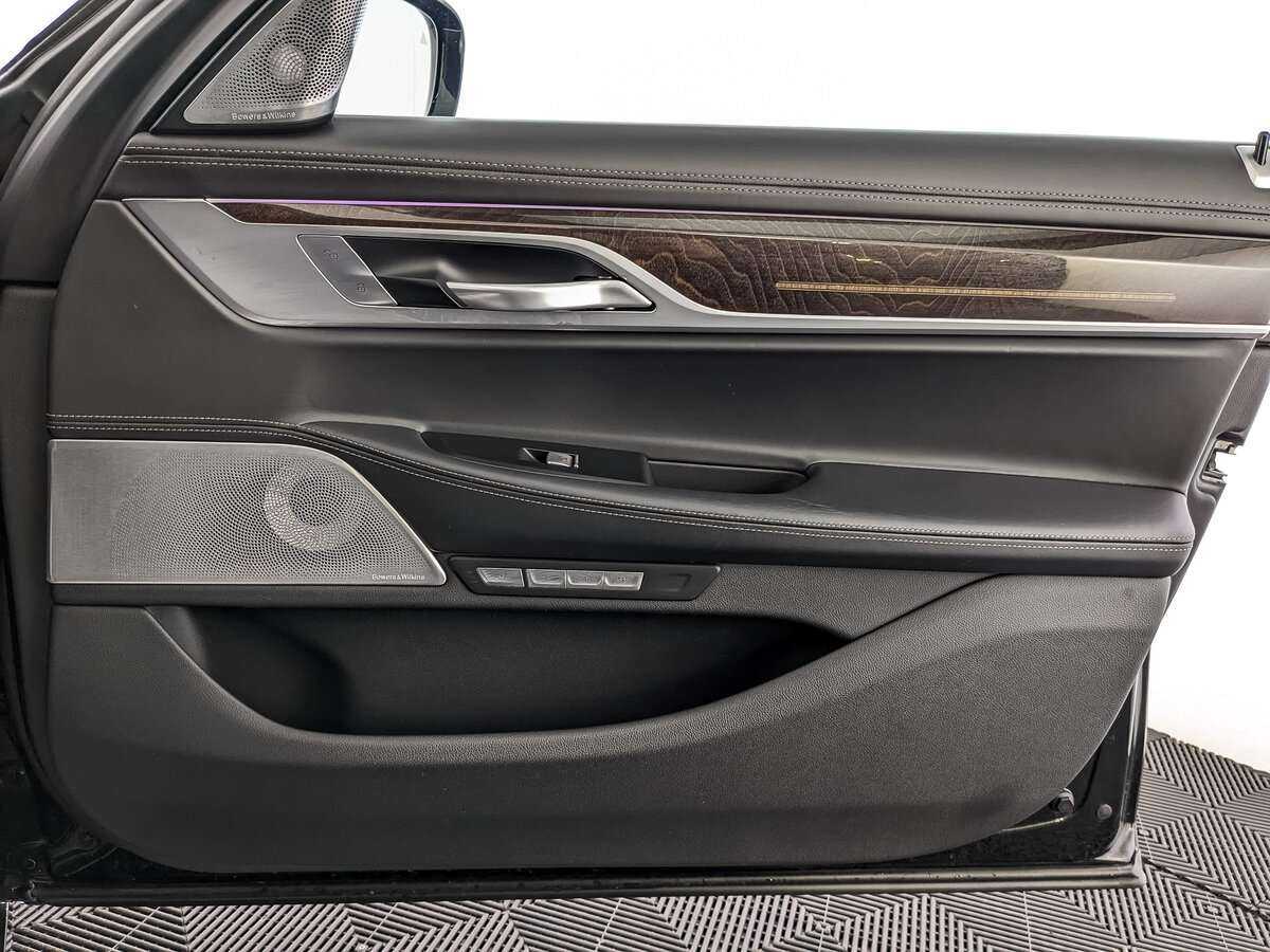 BMW 7 серии Long 750Li xDrive, 2017 Фото №24