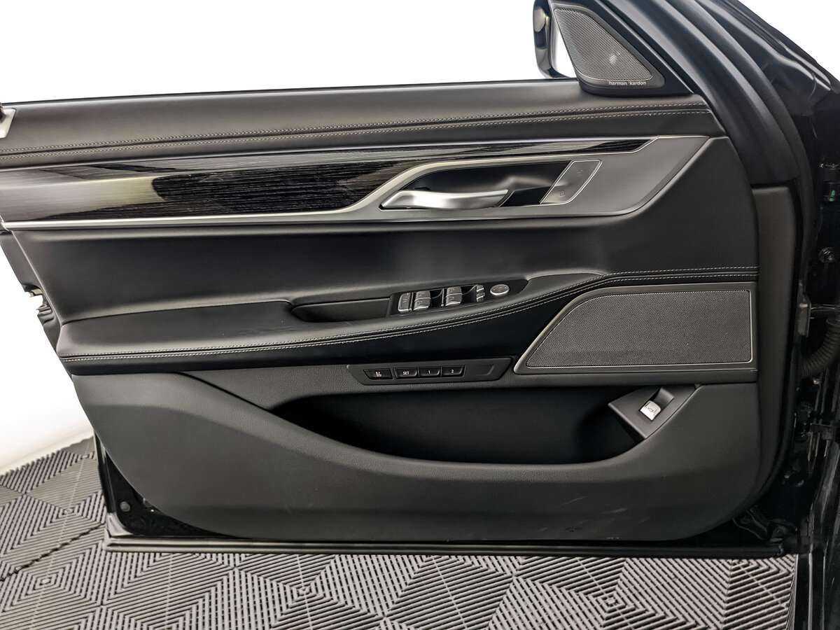 BMW 7 серии 730d xDrive, 2020 Фото №14