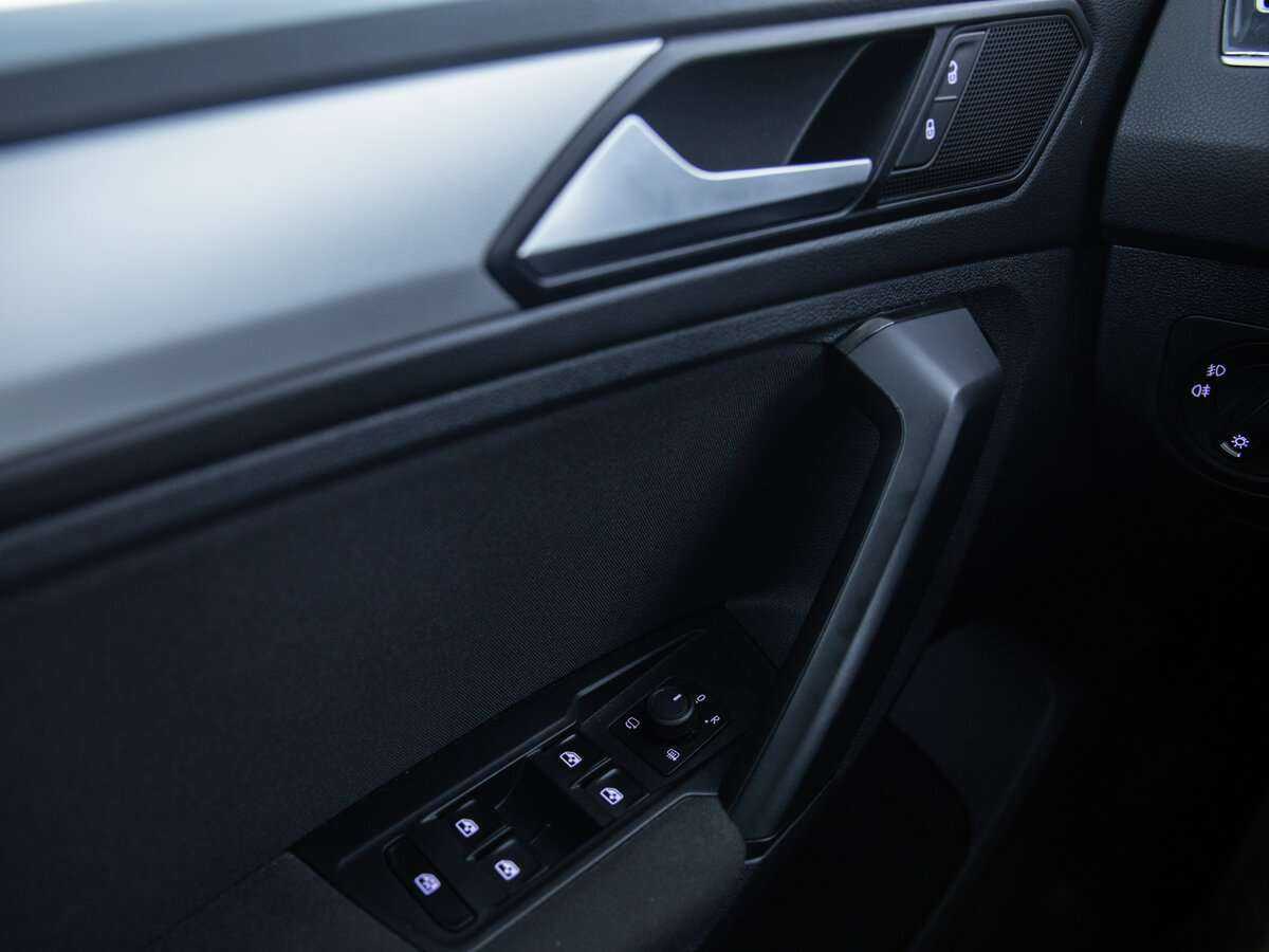 Volkswagen Tiguan, 2020 Фото №17