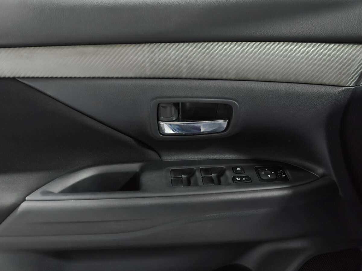 Mitsubishi Outlander, 2013 Фото №12