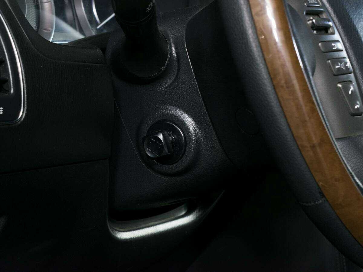 Infiniti QX56, 2011 Фото №16