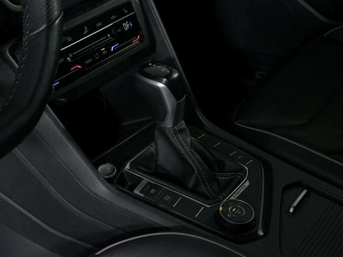 Volkswagen Tiguan, 2021 Фото №18