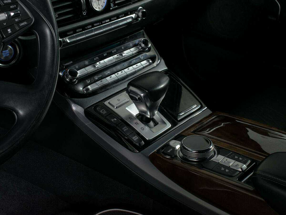 Genesis G90, 2017 Фото №23