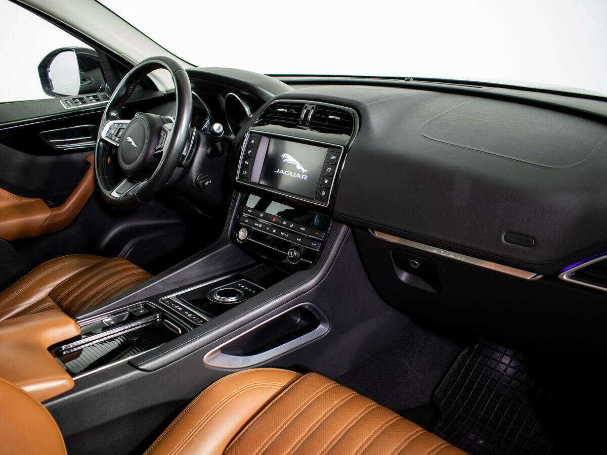 Jaguar F-Pace, 2018 Фото №9