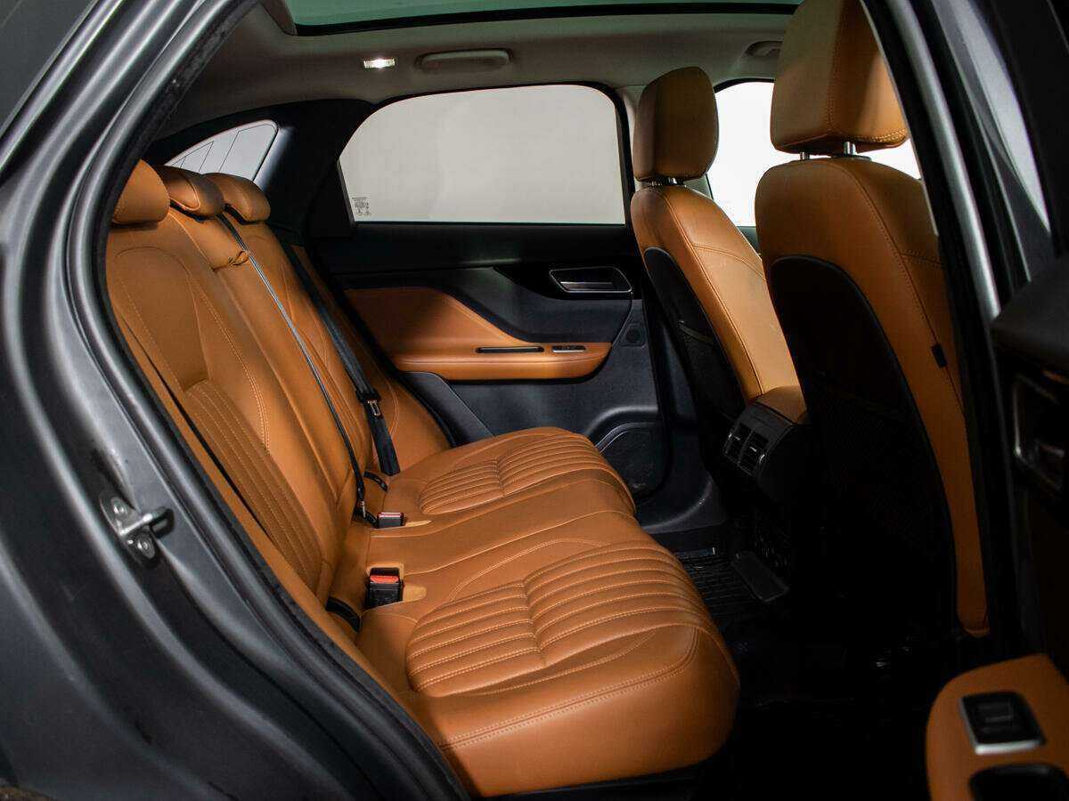 Jaguar F-Pace, 2018 Фото №10