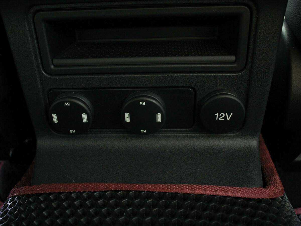 Jaguar F-Pace, 2017 Фото №12