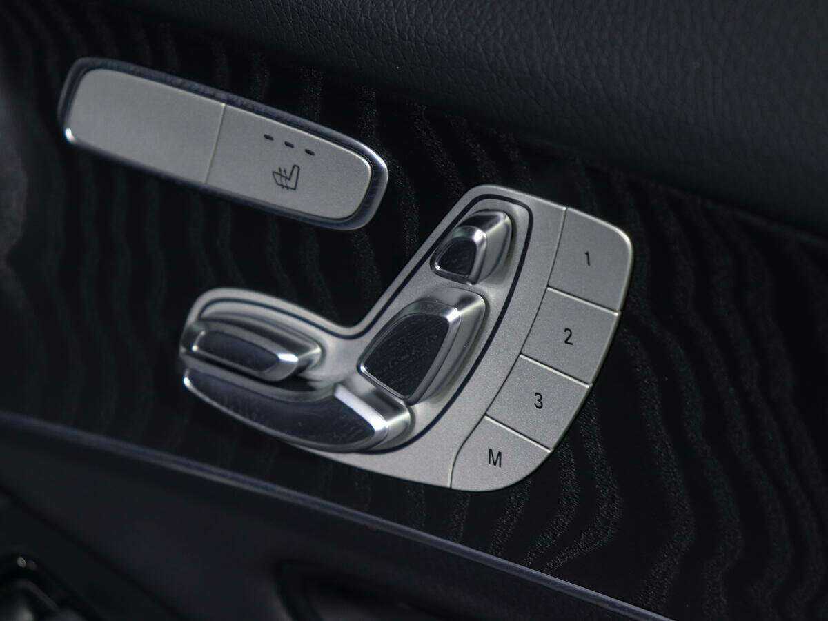 Mercedes-Benz GLC Coupe 300, 2020 Фото №14