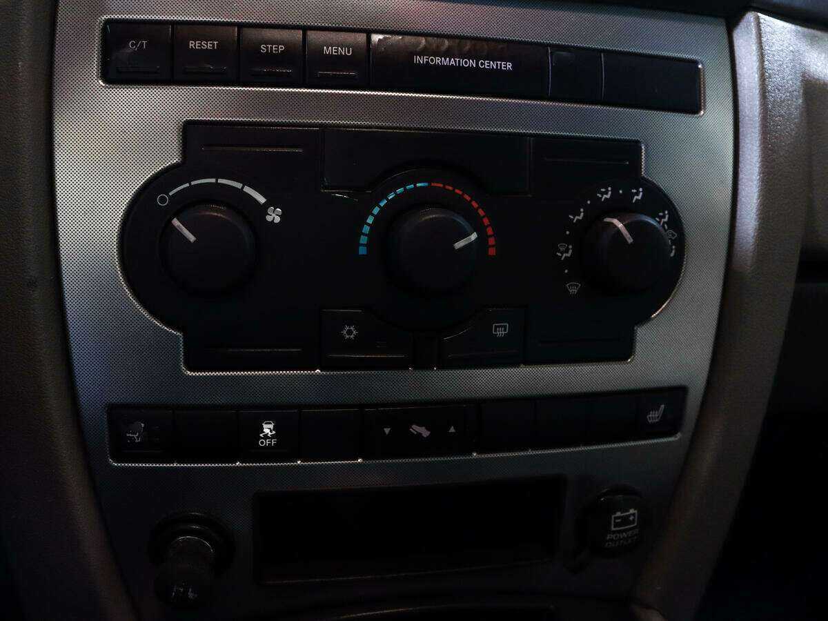 Jeep Grand Cherokee, 2006 Фото №16