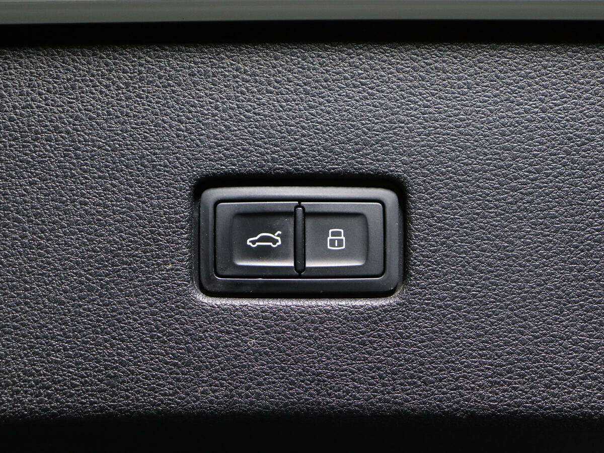 Audi Q8 55 TFSI, 2019 Фото №18