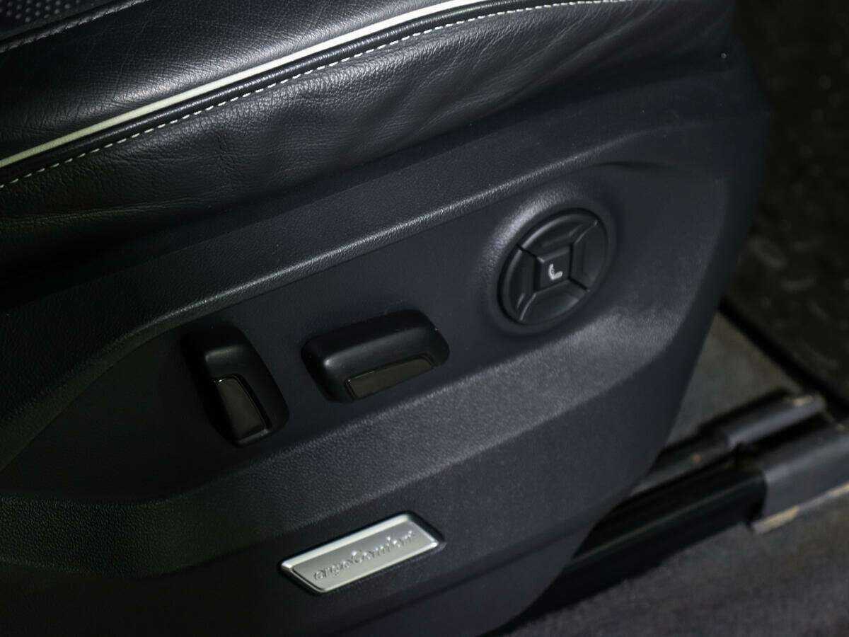 Volkswagen Touareg, 2020 Фото №13