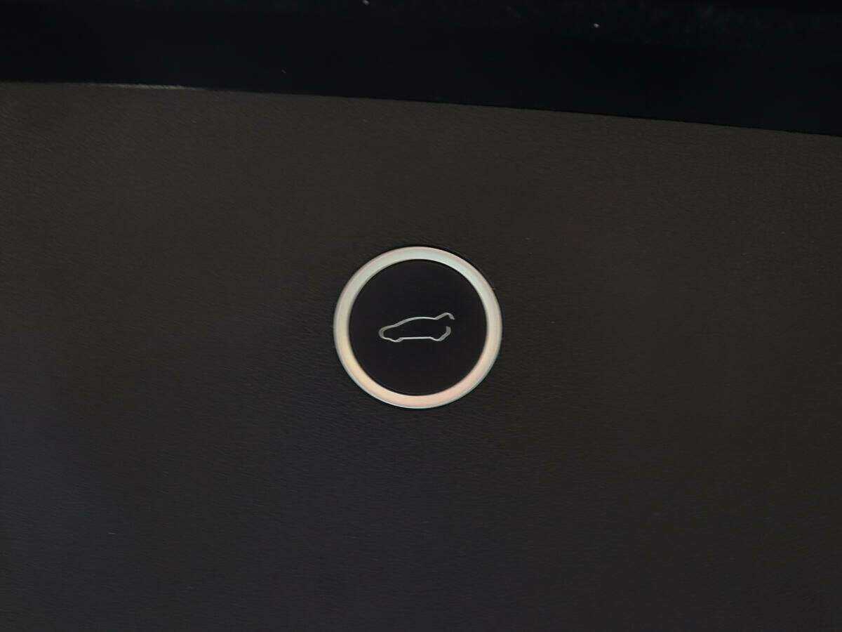 Tesla Model X 90D, 2018 Фото №15