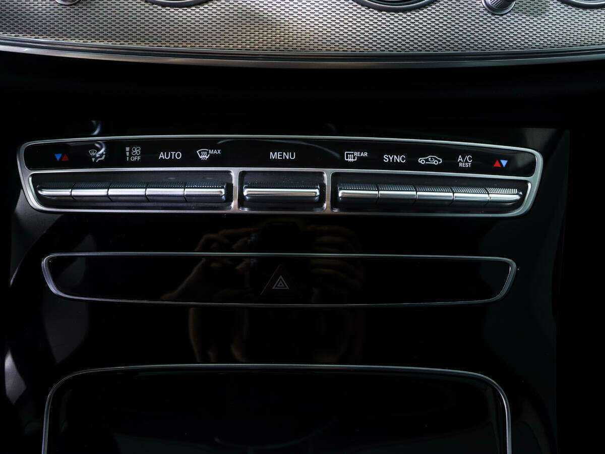 Mercedes-Benz E-Класс 200, 2018 Фото №16