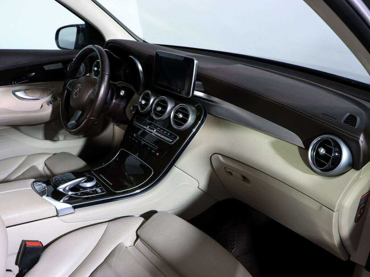 Mercedes-Benz GLC 300, 2016 - 139 936 км. | Фото №7