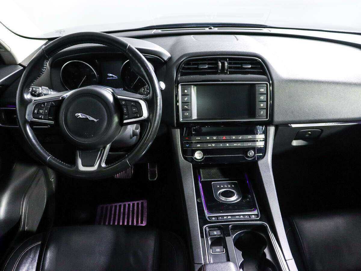 Jaguar F-Pace, 2018 Фото №10