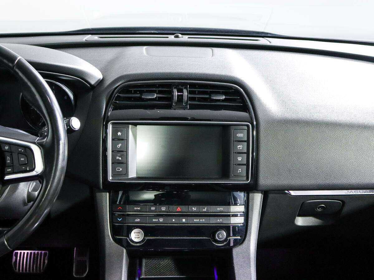 Jaguar F-Pace, 2018 Фото №11
