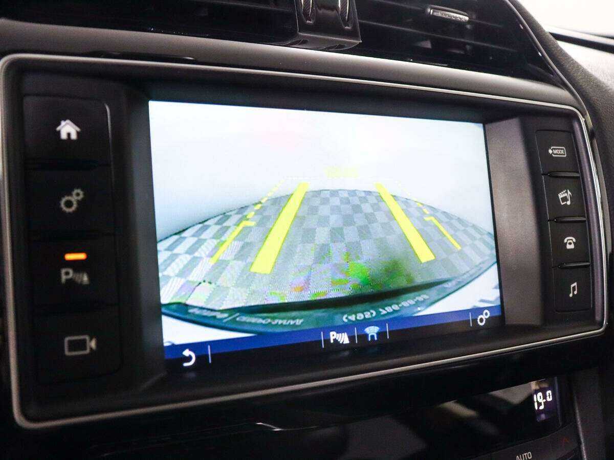 Jaguar F-Pace, 2018 Фото №16