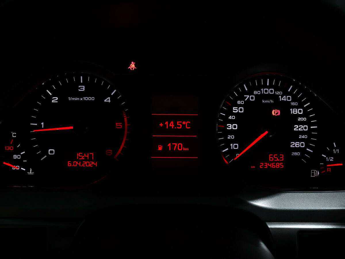 Audi A6, 2011 Фото №10