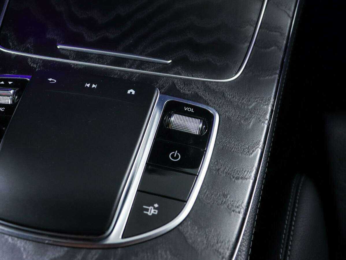 Mercedes-Benz E-Класс 200, 2021 Фото №17