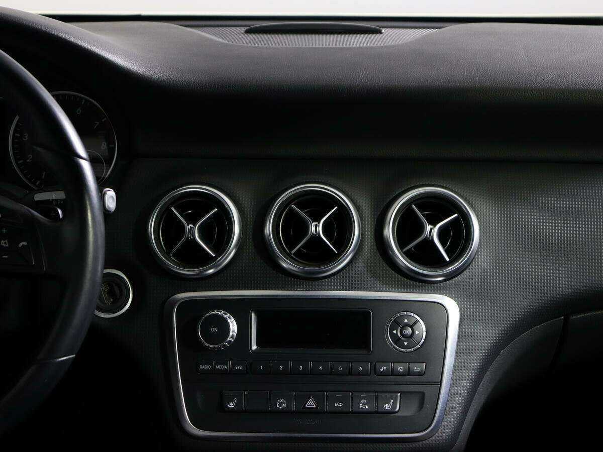 Mercedes-Benz A-Класс 180, 2014 Фото №12