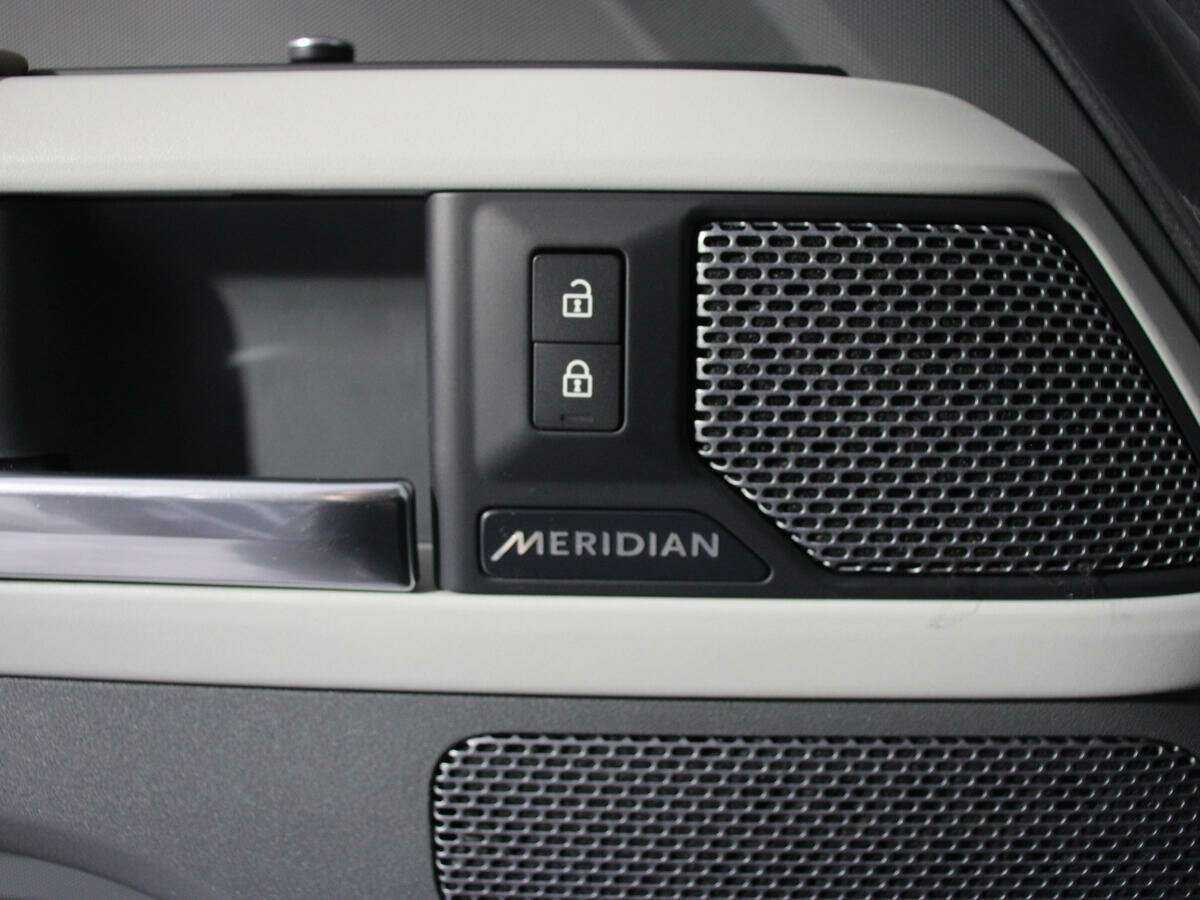 Land Rover Defender 110, 2020 Фото №22