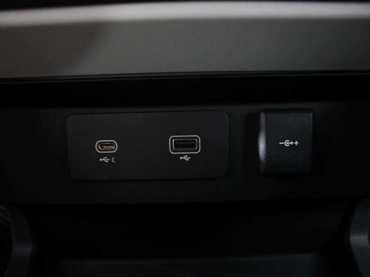 Land Rover Defender 110, 2020 Фото №24