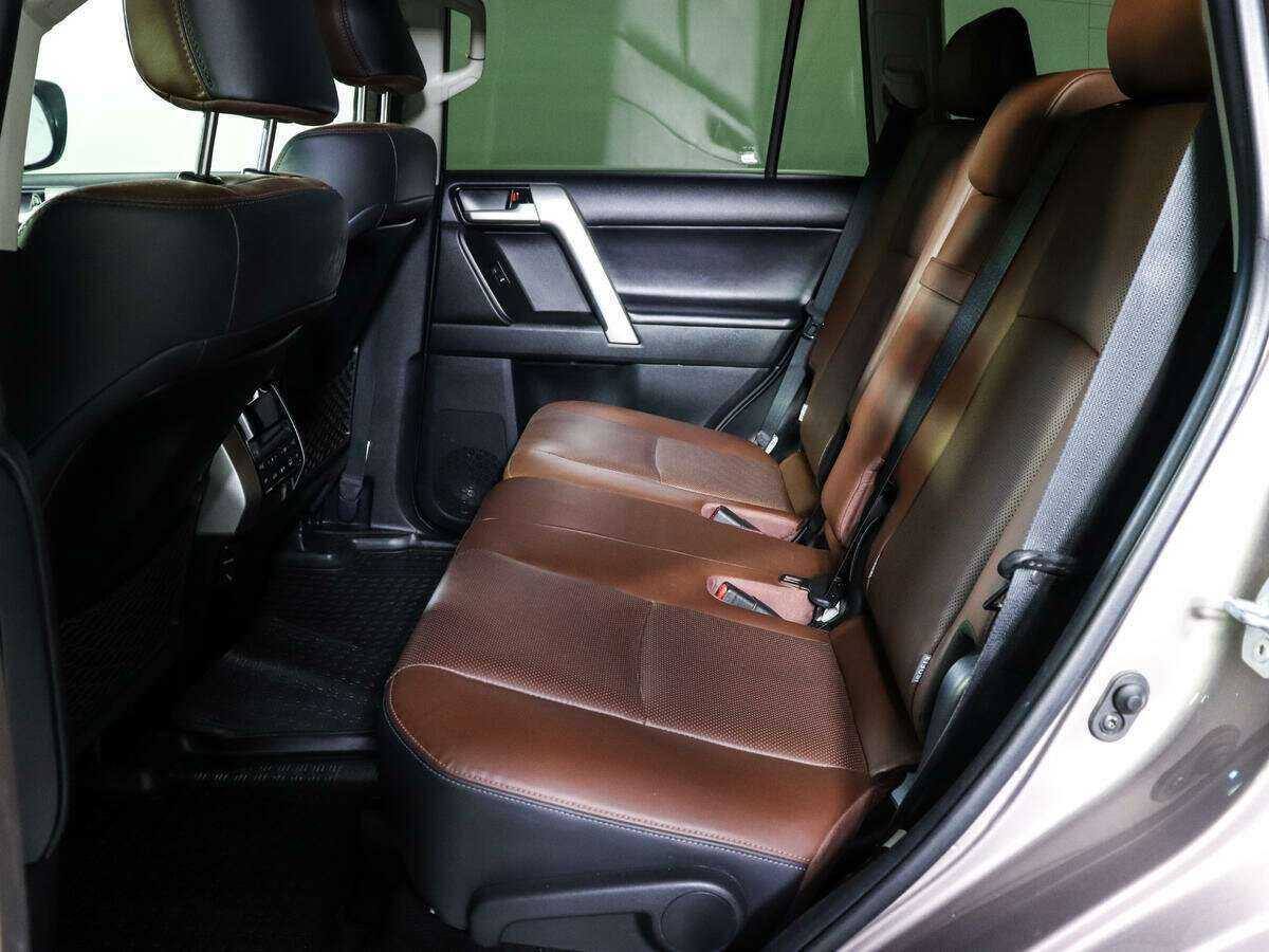 Toyota Land Cruiser Prado, 2020 - 34 744 км. | Фото №7