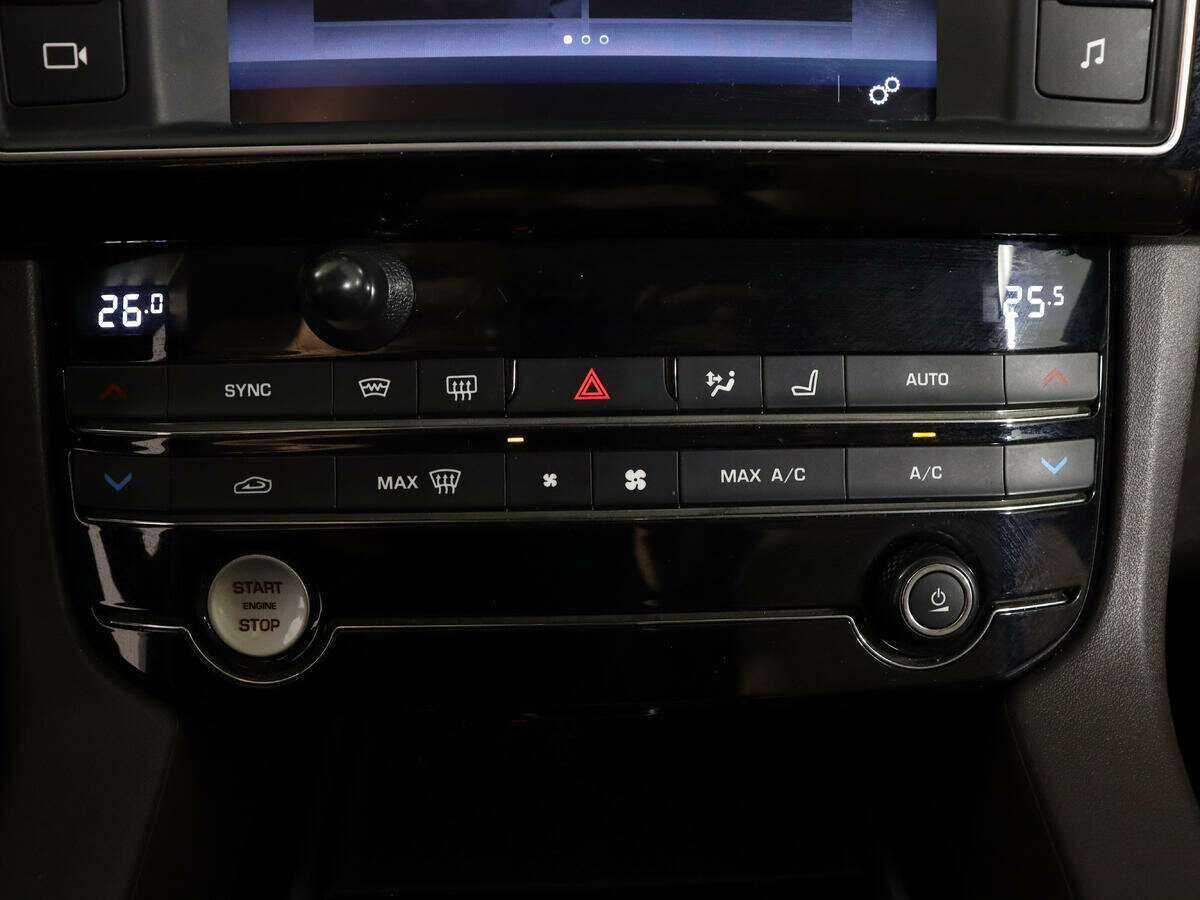 Jaguar F-Pace, 2017 Фото №29