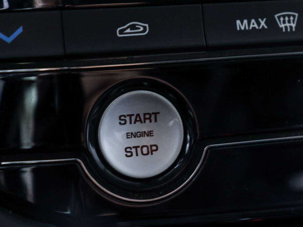 Jaguar F-Pace, 2016 Фото №12