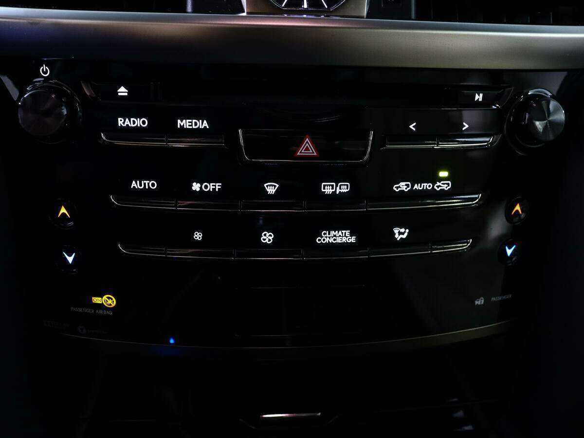 Lexus LX 450d, 2017 Фото №23