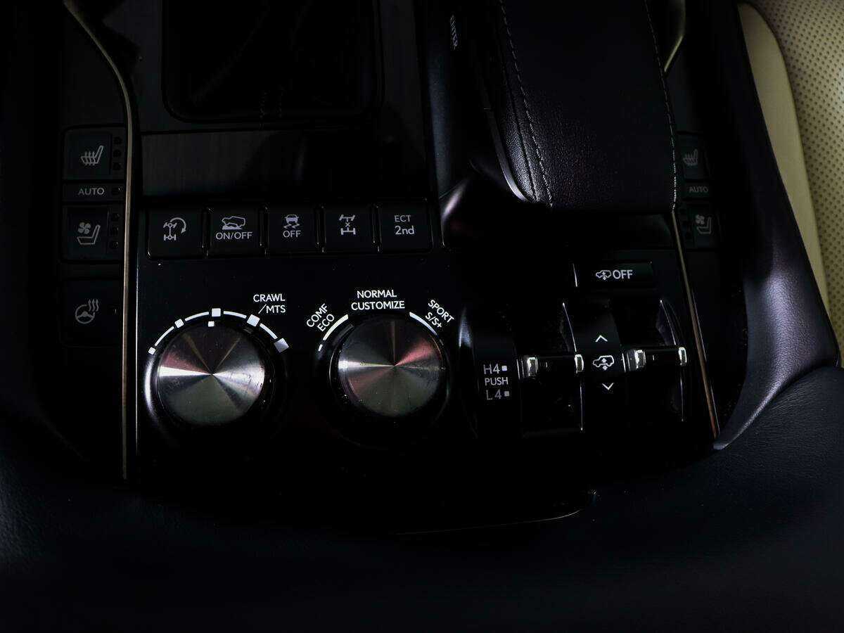 Lexus LX 450d, 2017 Фото №24