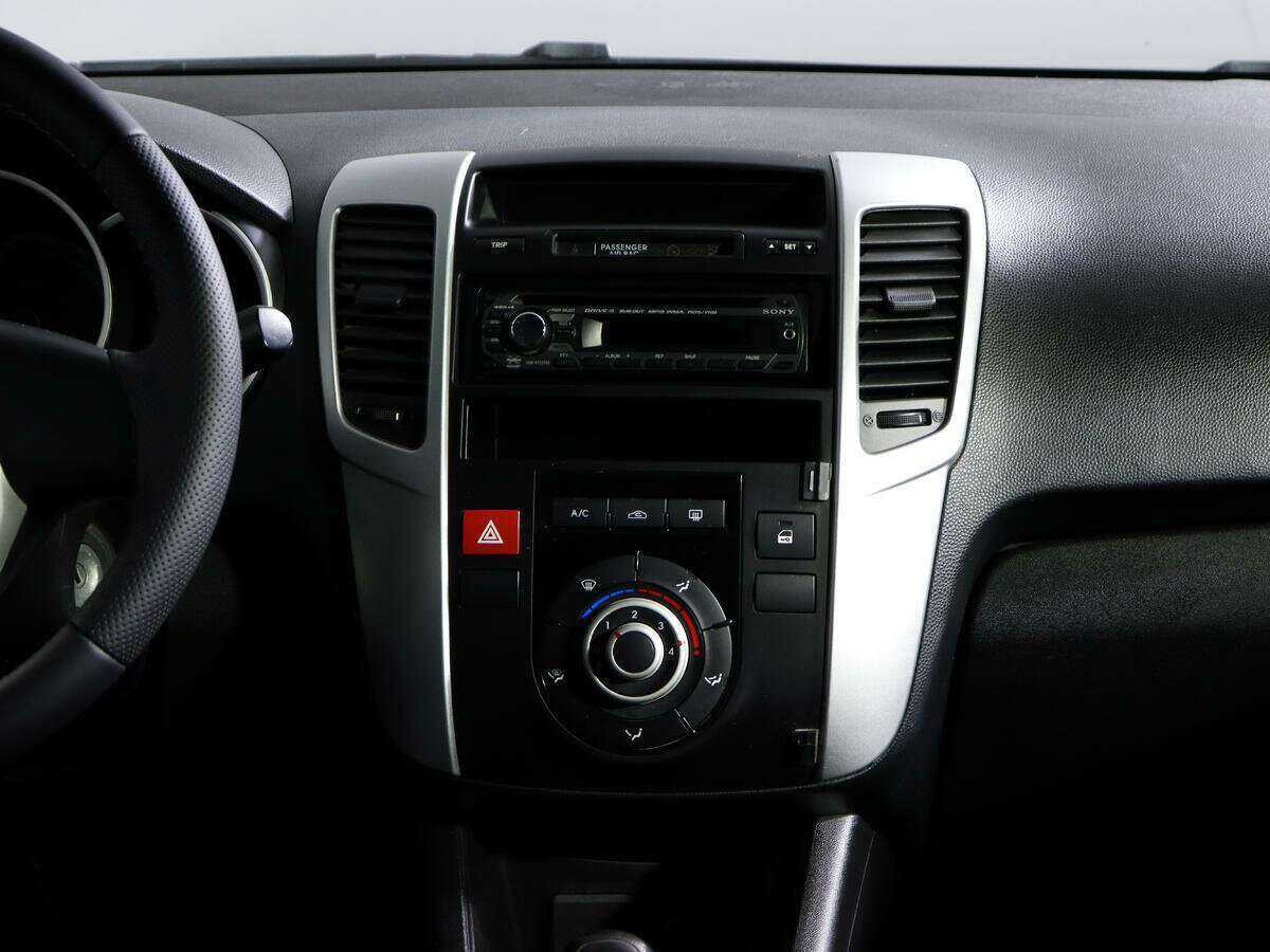 Kia Venga 5-speed, 2011 Фото №10