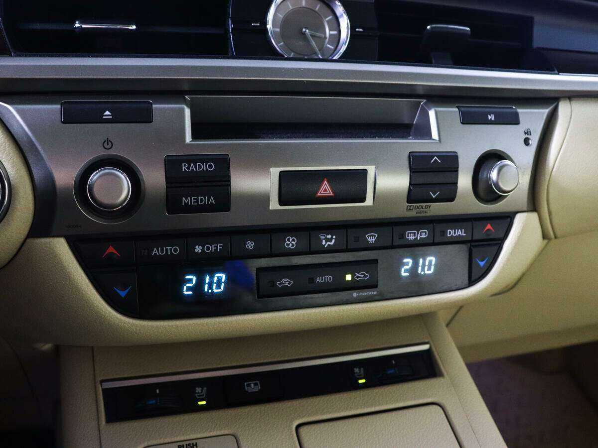 Lexus ES 350, 2013 Фото №18