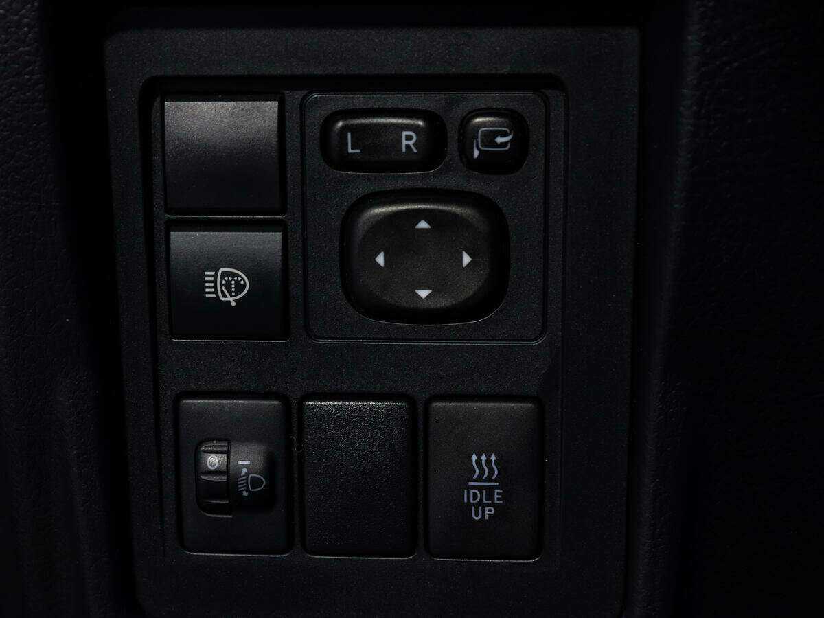 Toyota Land Cruiser Prado, 2019 Фото №18