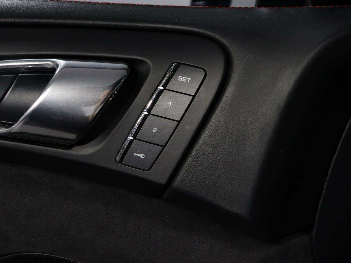 Porsche Cayenne GTS, 2015 Фото №20