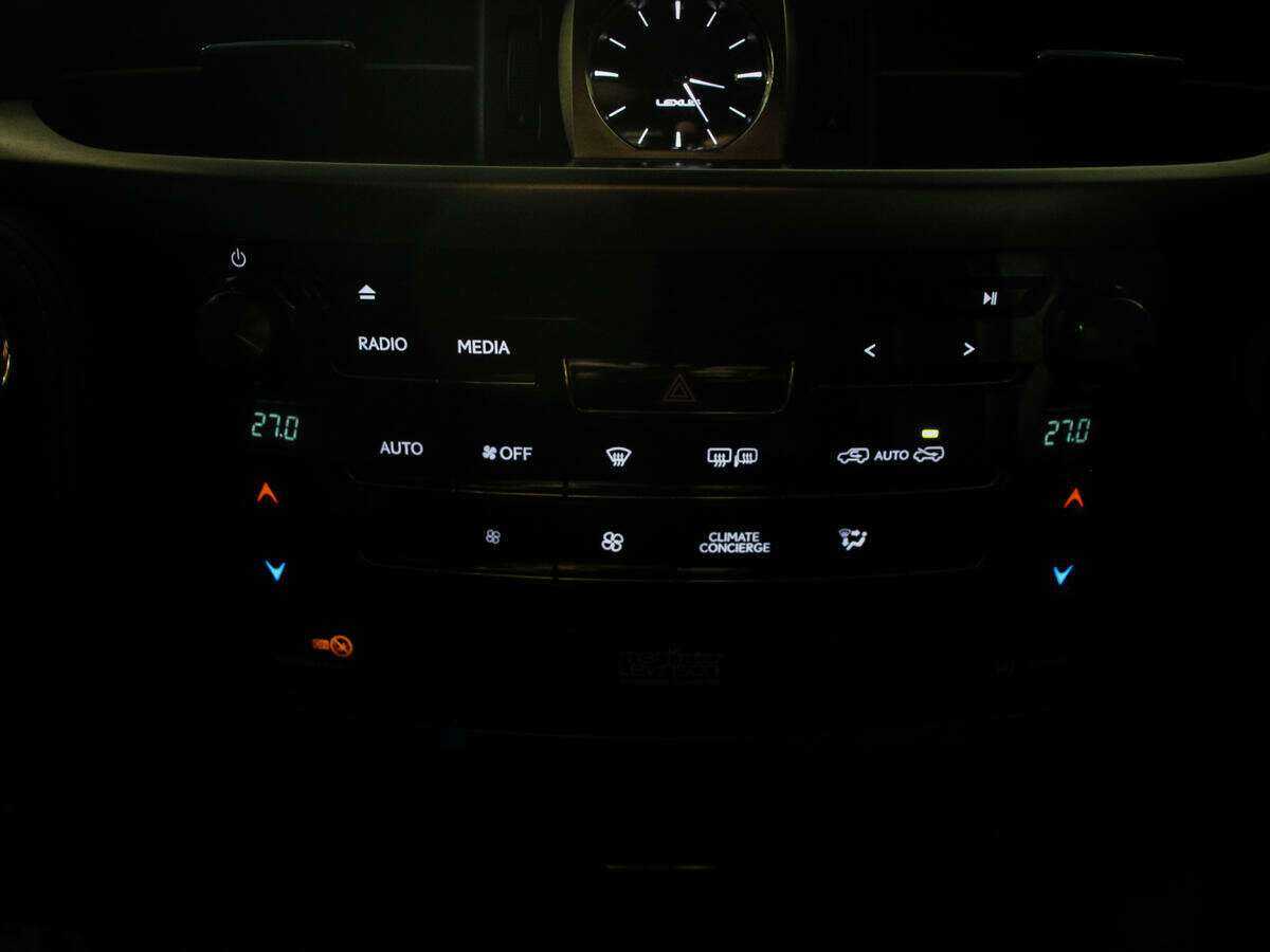 Lexus LX 450d, 2016 Фото №19