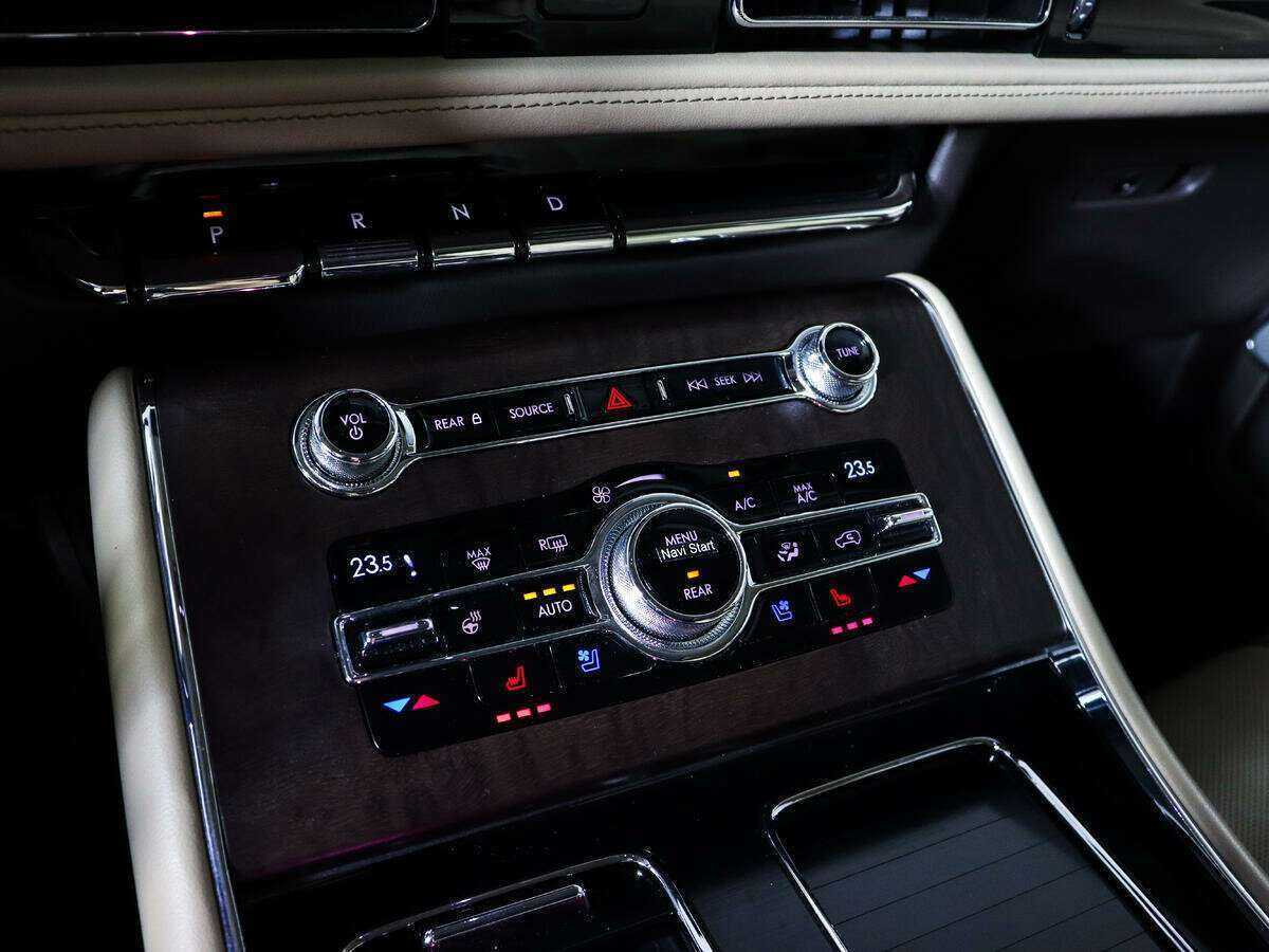 Lincoln Aviator, 2019 Фото №23