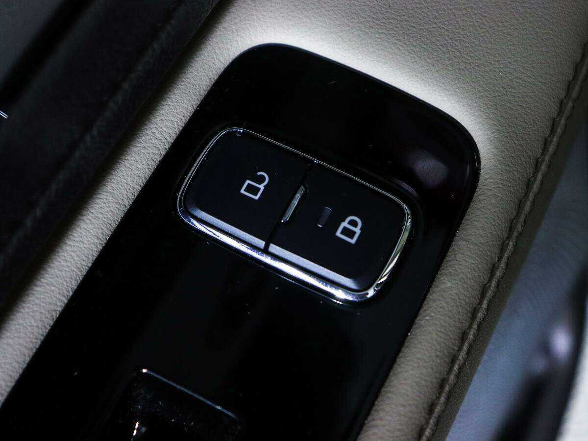 Lincoln Aviator, 2019 Фото №30