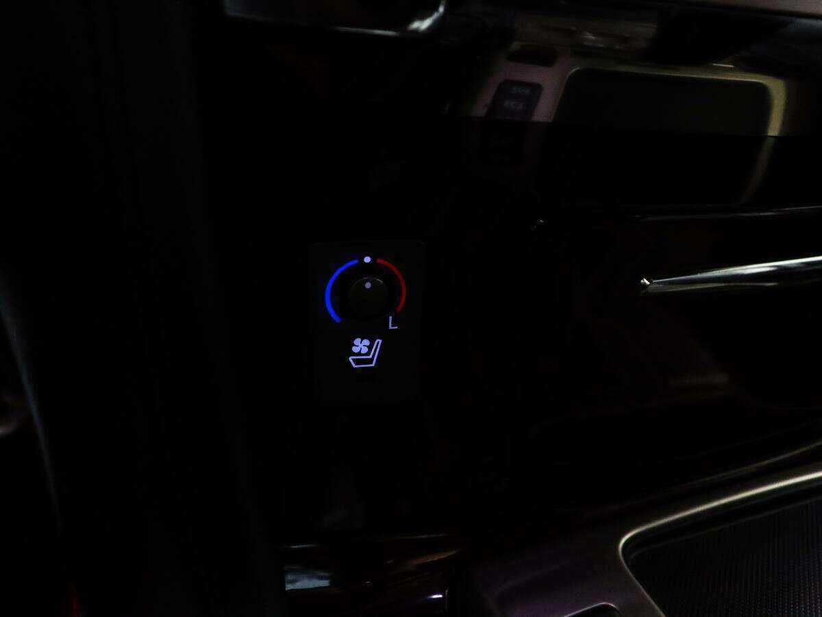 Lexus LX 570, 2015 Фото №17