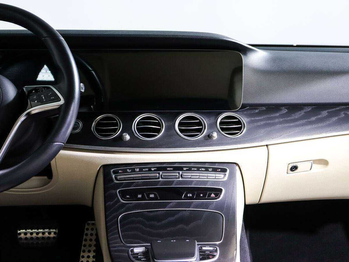 Mercedes-Benz E-Класс 200, 2021 Фото №12
