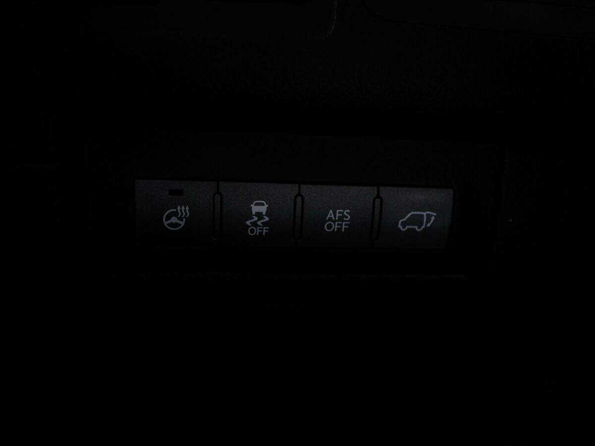 Lexus LX 570, 2012 Фото №21