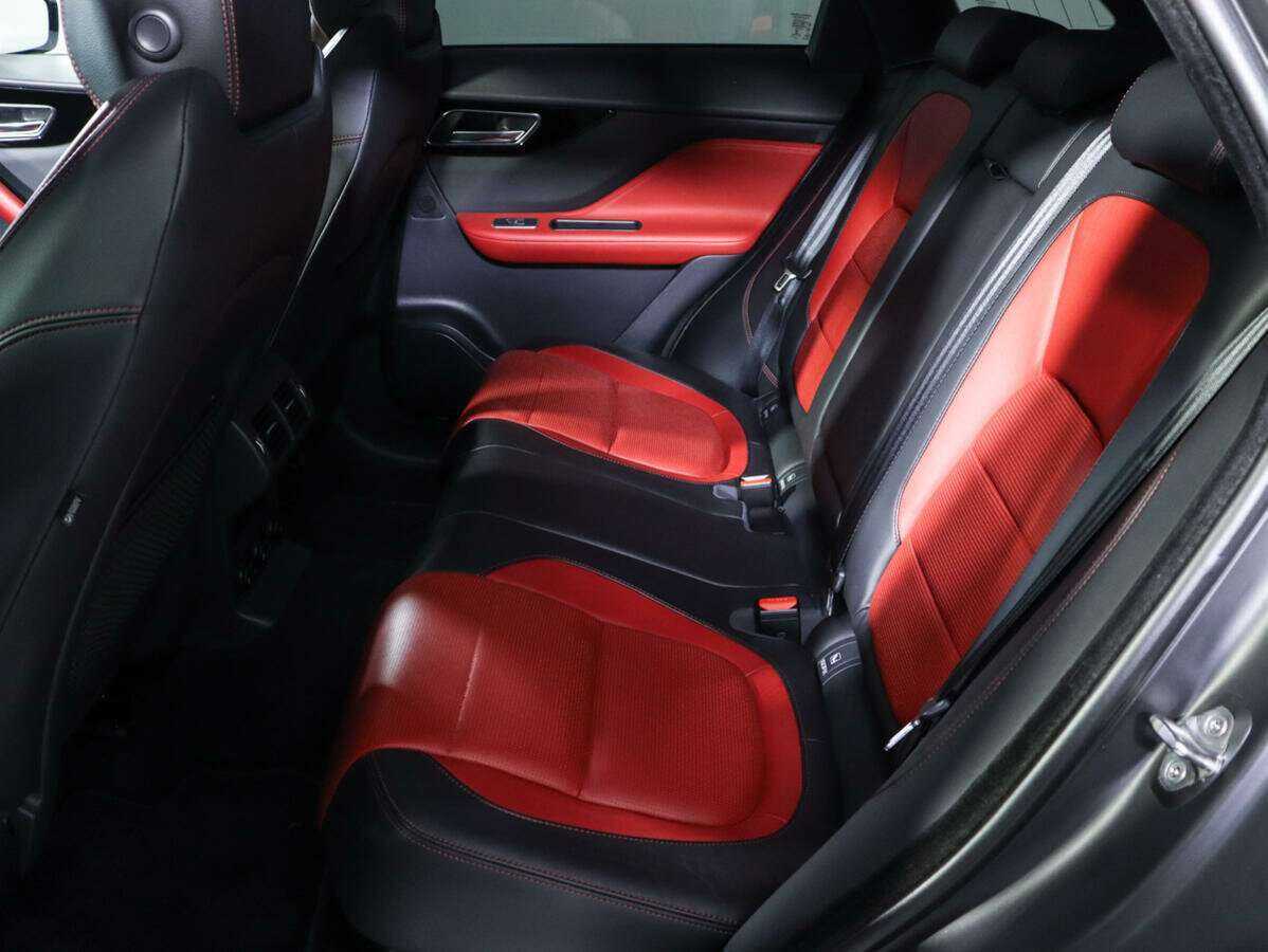 Jaguar F-Pace, 2018 Фото №10